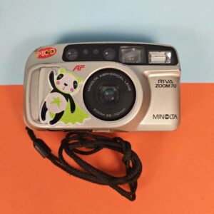 35mm automatic analogic camera Minolta Riva Zoom 70 PICO (Copia)